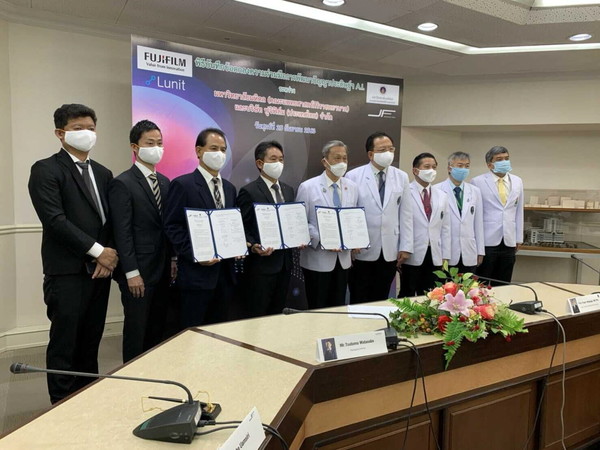 지난 9월 25일 루닛과 후지필름, 시리랏병원이 파트너십 계약을 체결하는 모습
