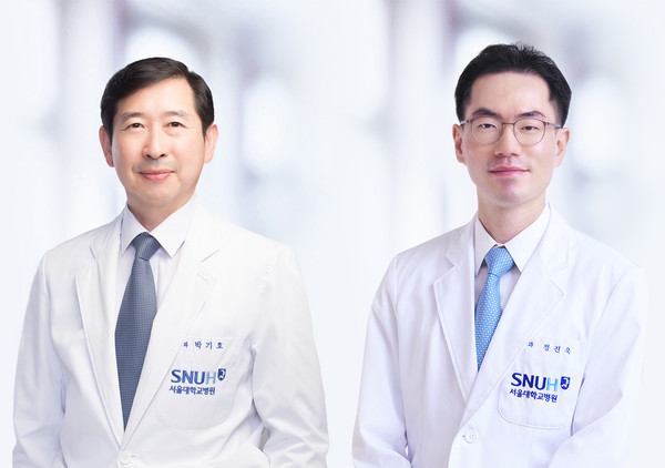 박기호 (좌)교수와 정진욱 교수(우)