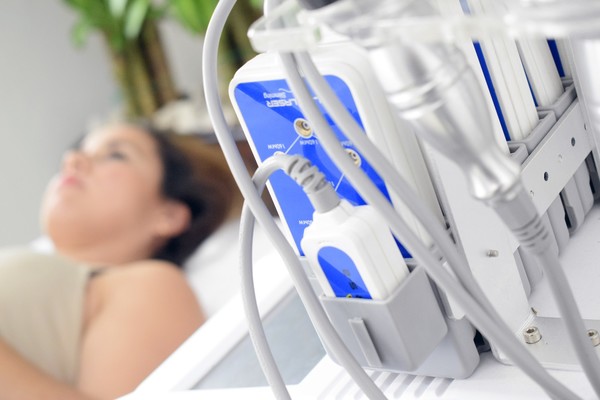 항암 치료 부작용은 수술 후의 통증 및 탈모 · 구토 · 육체 피로 등으로, 그 증상이 다양하게 나타난다(사진=유방 검사=픽사베이)