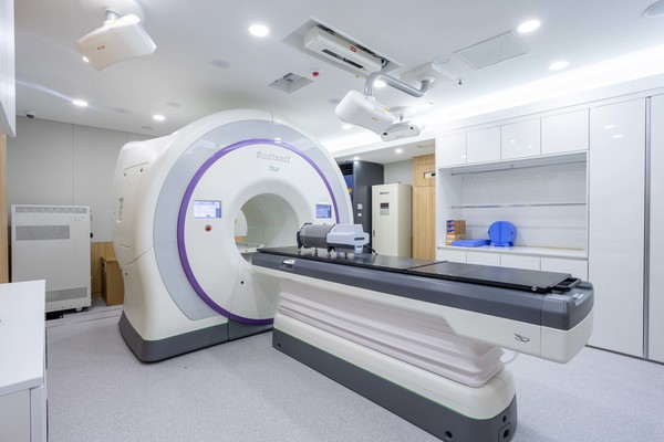 방사선 암 치료기 ‘래디젝트 X9’ .(사진=경희대학교병원)