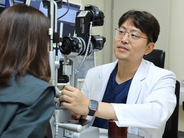 고려대학교 안암병원 안과 김동현 교수. (사진=고려대학교 안암병원)